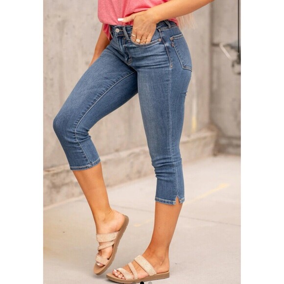 Judy Blue Skinny Fit Capri Women’s 1/25 Blue Denim Jeans Mid Rise Side Slit NEW - Picture 3 of 12